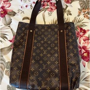 LV to work. Business meeting or occasion. Suitable for ladies and gentlemen.